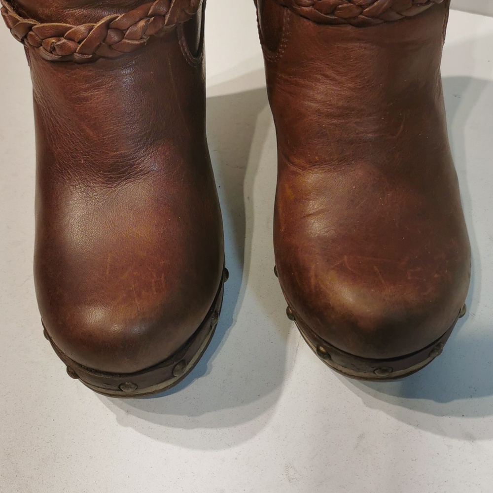 UGG Australia Savanna high clog boots size 7 sheepskin wooden heel - Picture 5 of 11